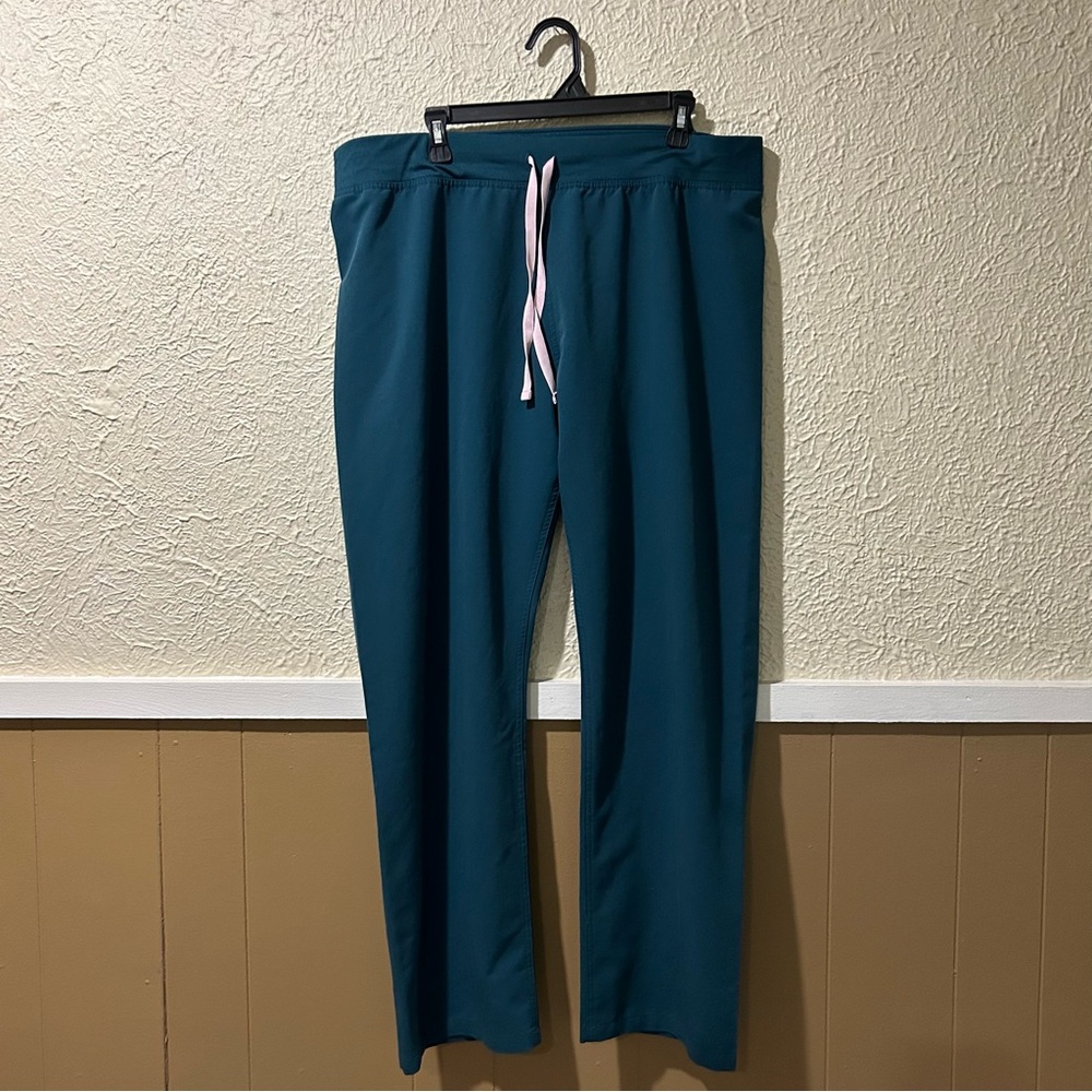 Women’s Fig Scrub Pants